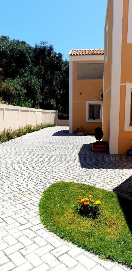 Ereikoussa Reiki Apartments מראה חיצוני תמונה